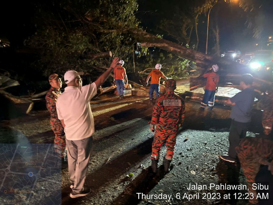 A ferocious thunderstorm that occurred at about 6 pm yesterday as the Muslim community was getting ready to break their fast caused major damage in Sibu town. - Pic credit Facebook Clarence Ting