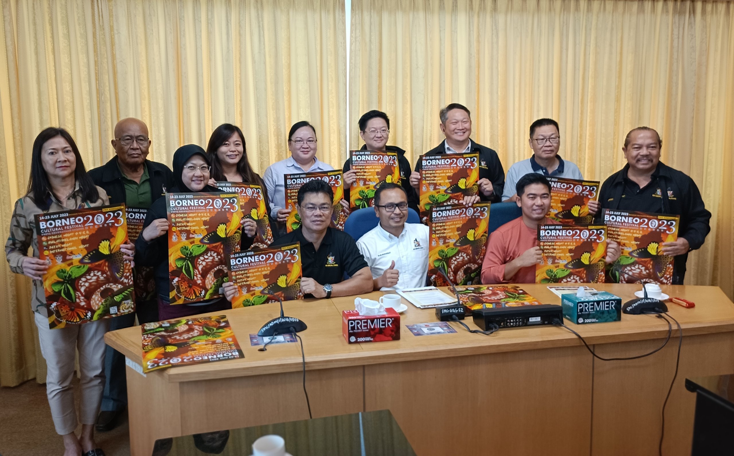 Izkandar (seated centre) and his team promote the Sibu BCF. – Photo by Peter Boon