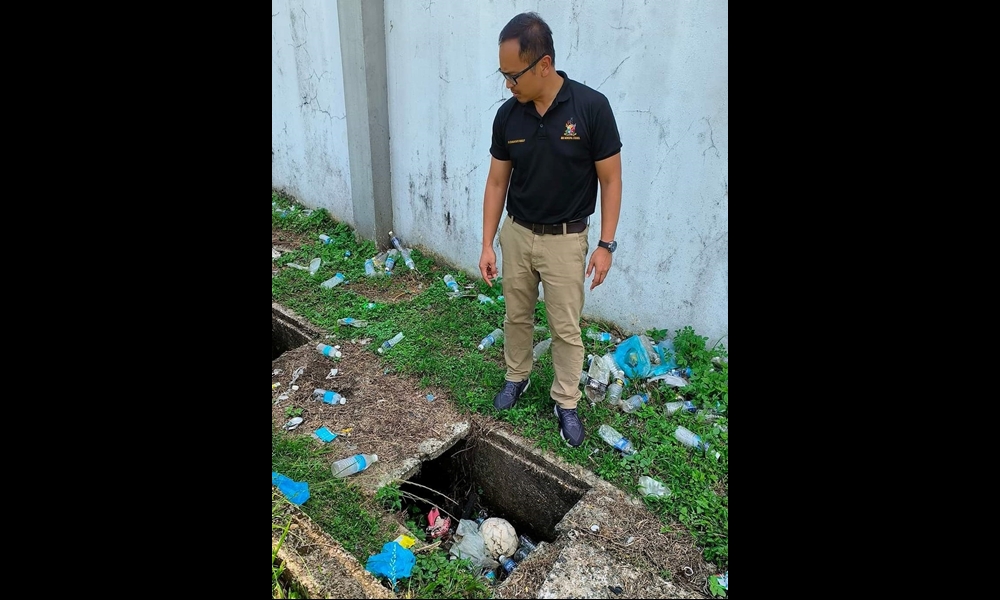 Izkandar conducts inspection on the site at the football field, next to Sibu Prison. — Photo from Facebook/Mohammed Abdullah Izkandar Roseley