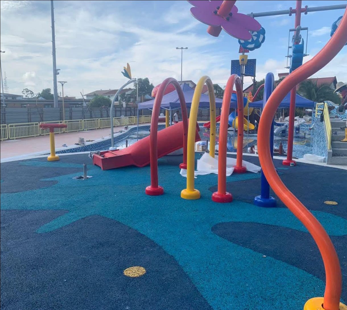 The Delta Mini Water Park at Delta Swimming Pool in Sibu, is now open to public. — Photo from Facebook / Izkandar Roseley