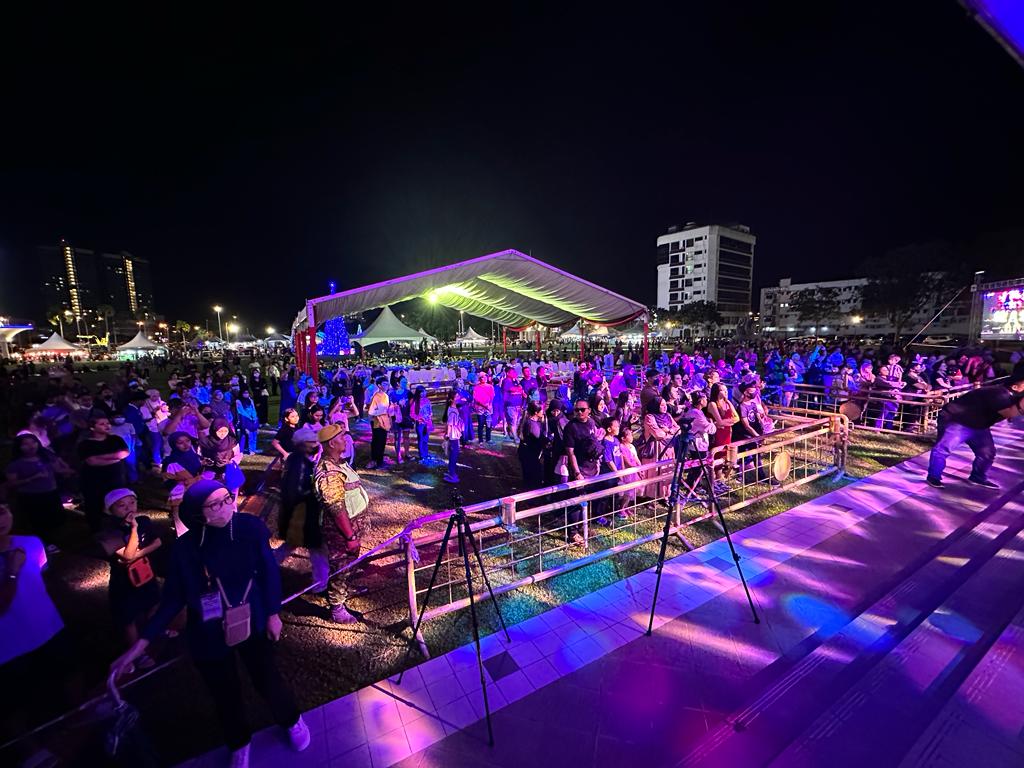 A section of the crowd at the 2023 New Year celebration at Sibu Town Square last night.