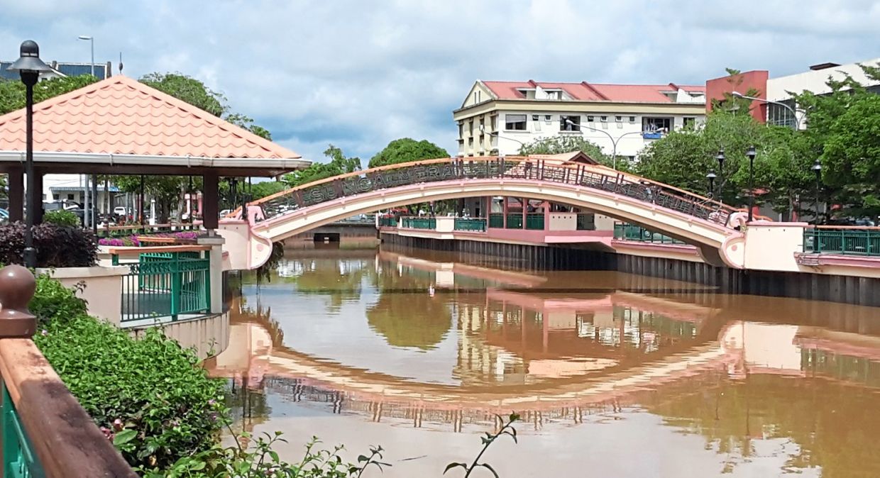 The Sungai Merah Heritage Walk over Sungai Seduan in Sibu. There are plans to open up eateries along the riverside to attract visitors.