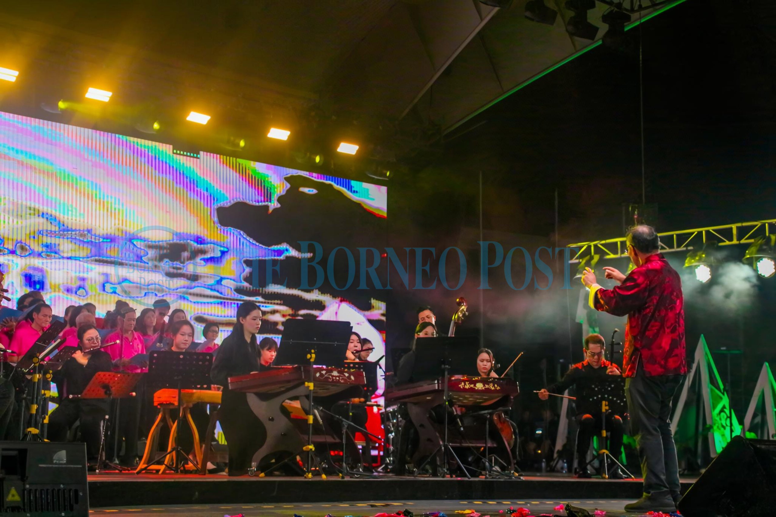 The Chinese orchestra performance by Persatuan Klan Chen (Ling Chuan) Sibu. – Photo Maxwell Atan