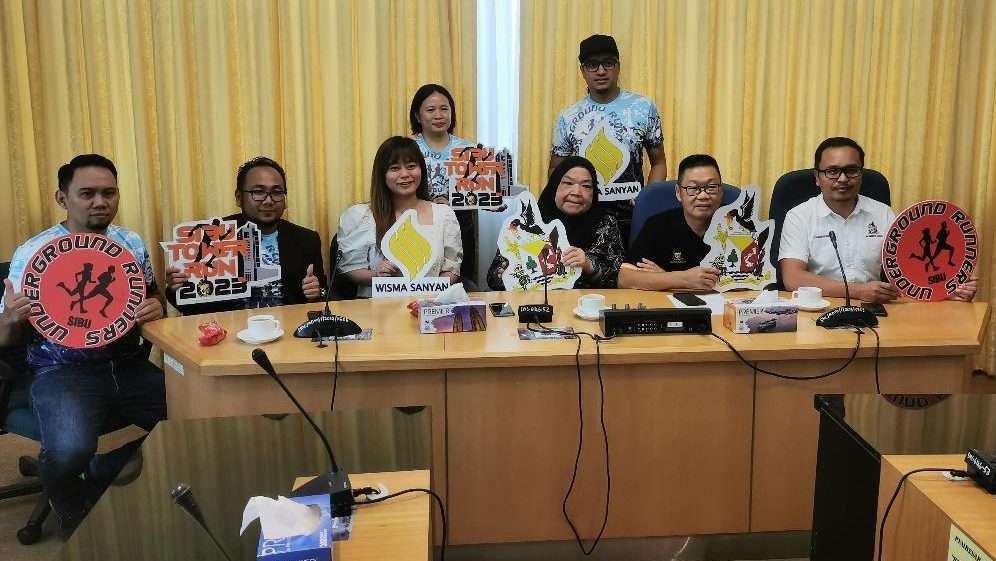 (Seated from left) Jamil, Terence, Michelle, Zaiton, Yii and Izkandar at the press conference.