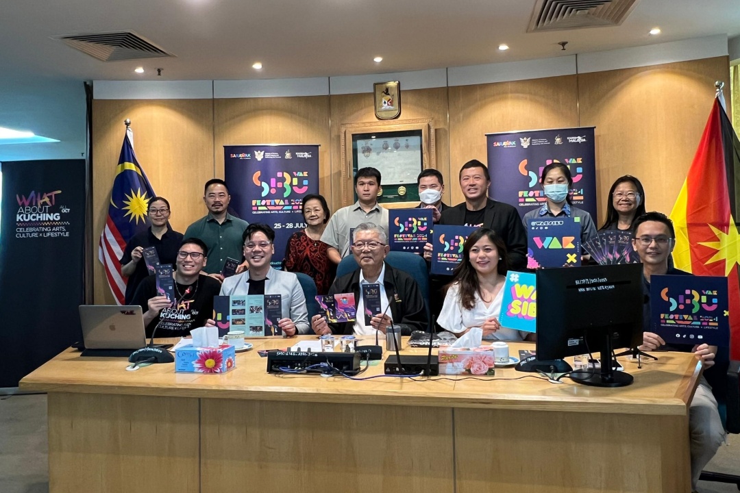 (Seated from left) Chin, Ting and others pose for a group photo after the press conference.